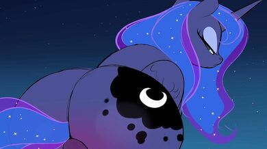 Luna Rides a Dildo while Nording on the Floor