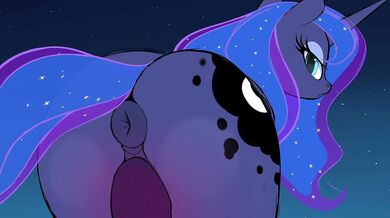 Luna Rides a Dildo while Nording on the Floor