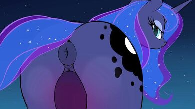 Luna Rides a Dildo while Nording on the Floor