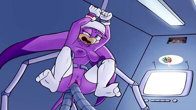 Leviathan103 and Soupbag in Wave Trouble