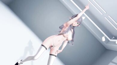 Watch as the Elf Killer Lady dances in a seductive manner, causing all men to lose control of their senses