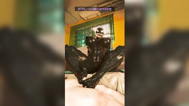 Seduced by an Alien Queen