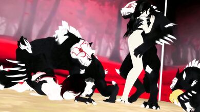 The Mighty White Fang Tames the Beowolves and Stops Team RWBY in Their Tracks