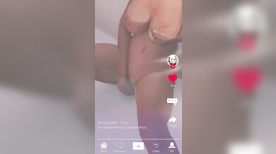 Yshtola Rhul gets horny in the bathroom and masturbates with a showerhead